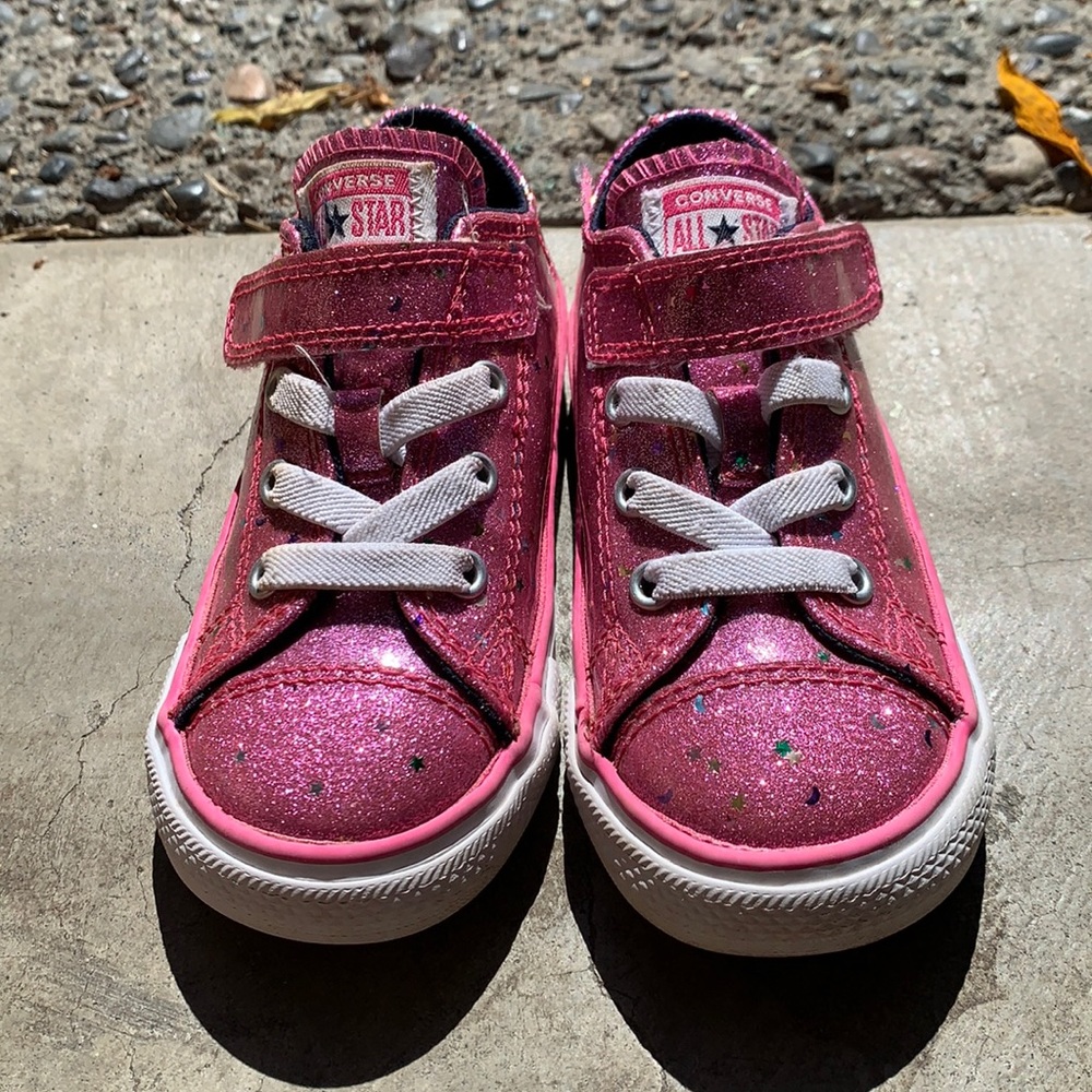 pink sparkle converse shoe